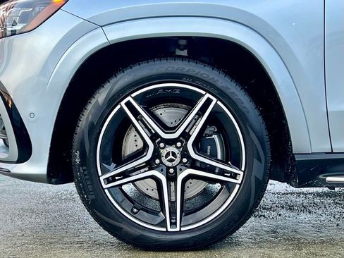 Certified 2026 Mercedes-Benz GLS 450 4MATIC image 11