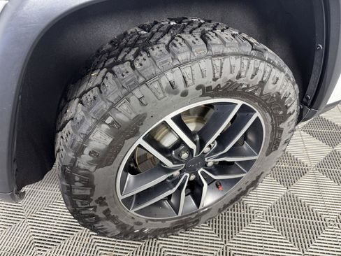 Used 2019 Jeep Grand Cherokee Trailhawk w/ Trailhawk Luxury Group AWD/4WD image 13