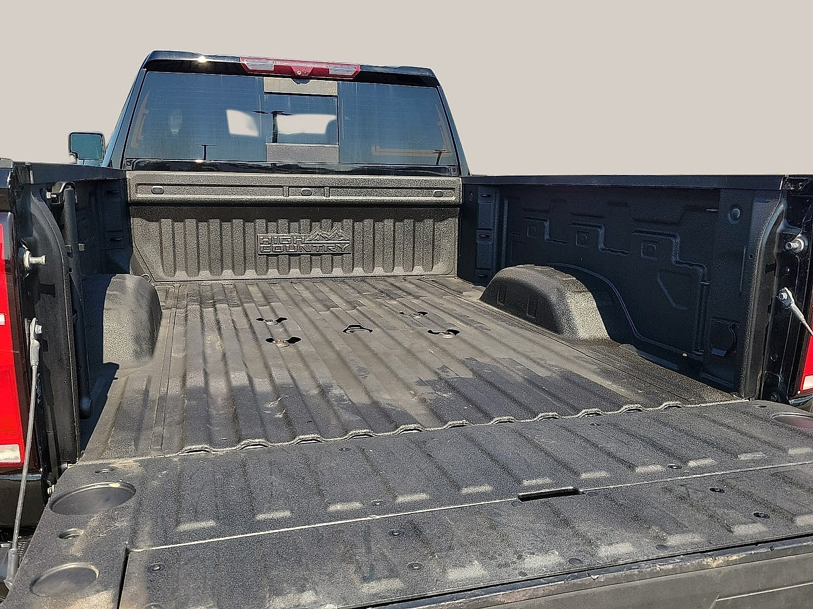 Used 2024 Chevrolet Silverado 2500 High Country w/ High Country Premium Package AWD/4WD image 8