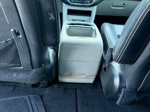 Used 2017 Dodge Grand Caravan SXT FWD image 32