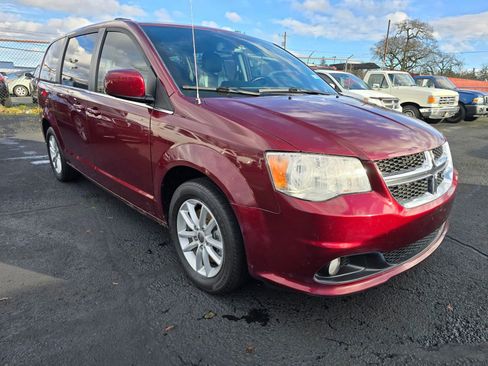 Used 2019 Dodge Grand Caravan SXT image 7
