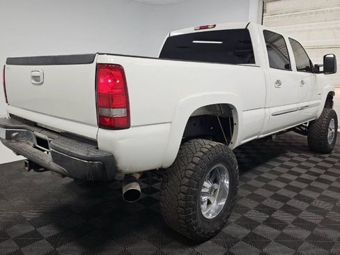 Used 2004 GMC Sierra 2500 SLE w/ Heavy-Duty Power Package image 3