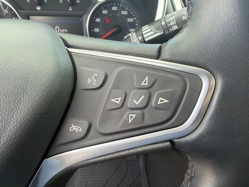 Used 2023 Chevrolet Equinox Premier AWD/4WD image 25