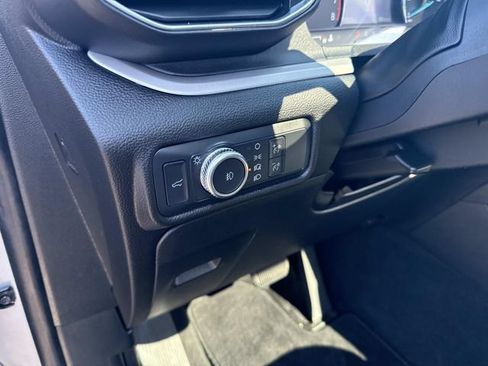 Used 2022 Ford Explorer XLT w/ Equipment Group 202A AWD/4WD image 29