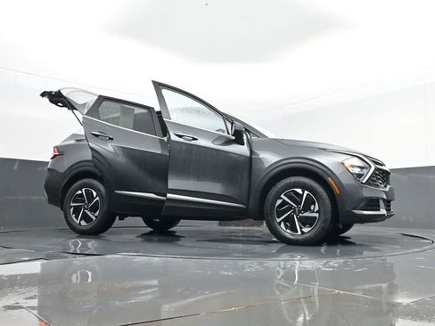Used 2023 Kia Sportage LX AWD/4WD image 32