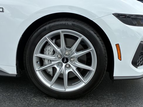 Used 2025 Ford Mustang GT Premium RWD image 7