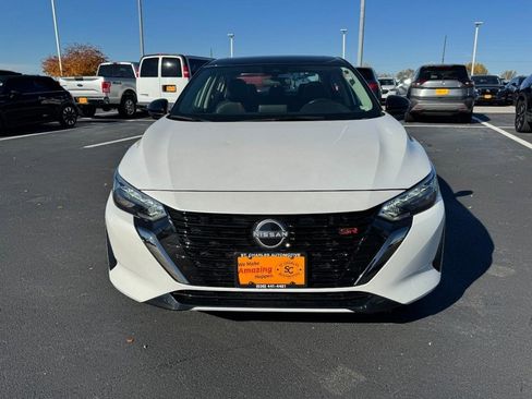 Used 2024 Nissan Sentra SR w/ SR Premium Package image 9