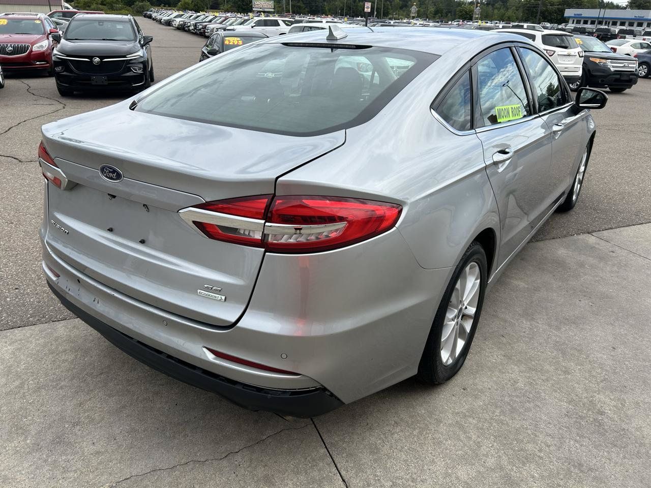 Used 2020 Ford Fusion SE FWD image 5