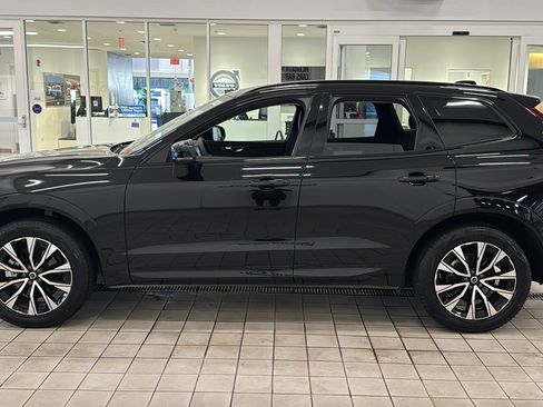 Used 2025 Volvo XC60 B5 Plus AWD/4WD image 8
