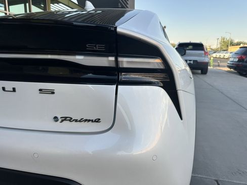 Used 2024 Toyota Prius Prime SE image 13