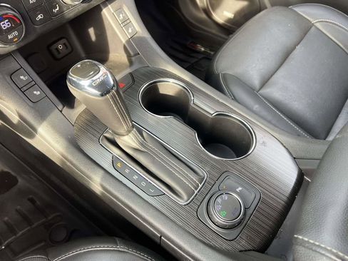 Used 2018 GMC Acadia SLT image 26