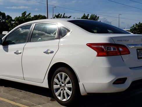 Used 2017 Nissan Sentra S FWD image 3