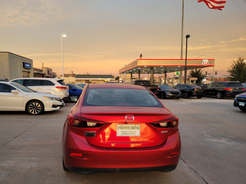 Used 2018 MAZDA MAZDA3 Touring FWD image 6