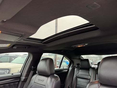 Used 2017 Ford Taurus SHO image 13