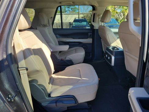 Used 2024 Ford Expedition Max Limited image 12
