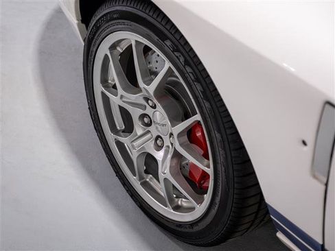 Used 2005 Ford GT image 9