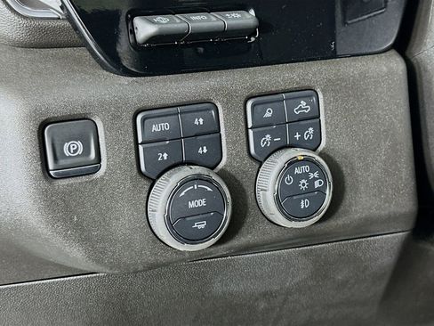 Used 2025 Chevrolet Silverado 3500 High Country w/ Technology Package image 11