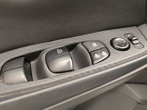 Used 2023 Nissan Sentra SV FWD image 27