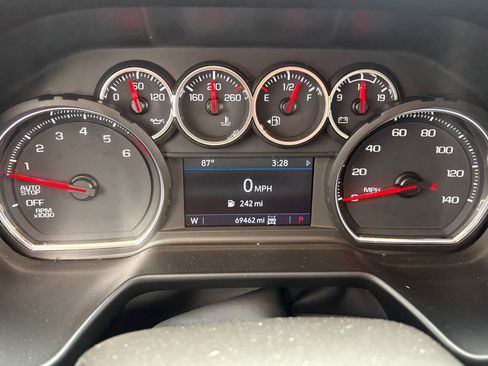 Used 2021 Chevrolet Tahoe Z71 w/ Z71 Signature Package AWD/4WD image 10