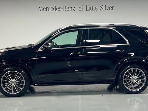 Used 2025 Mercedes-Benz GLE 450 4MATIC image 2