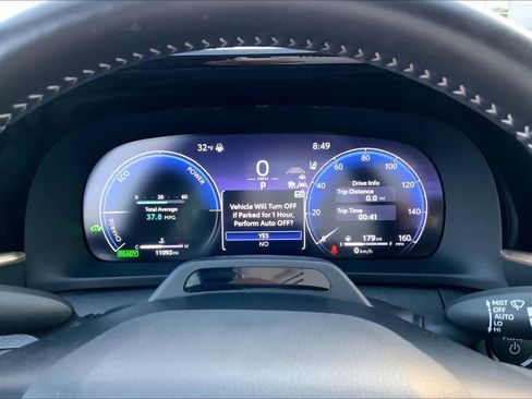 Used 2024 Toyota Crown Limited image 25