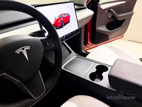 Used 2023 Tesla Model Y Long Range image 4