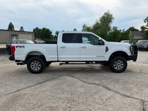Used 2017 Ford F250 XLT w/ XLT Premium Package AWD/4WD image 6