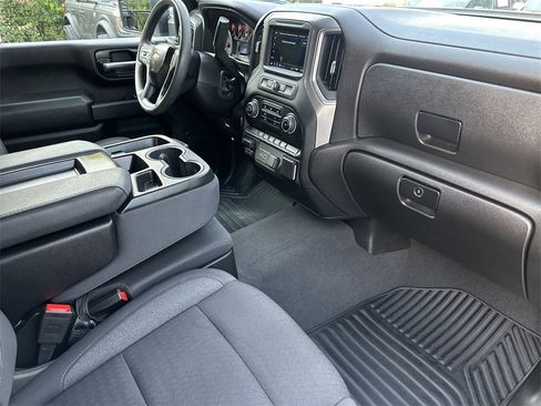 Used 2024 Chevrolet Silverado 2500 Custom w/ Custom Convenience Package image 10