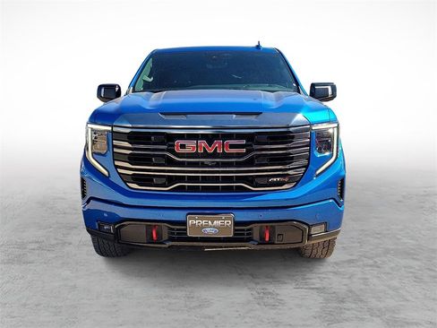 Used 2024 GMC Sierra 1500 AT4 w/ Technology Package image 3