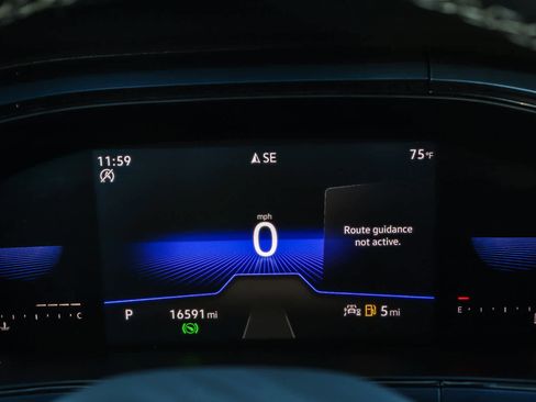 Used 2023 Volkswagen Taos SE w/ Panoramic Sunroof Package image 24