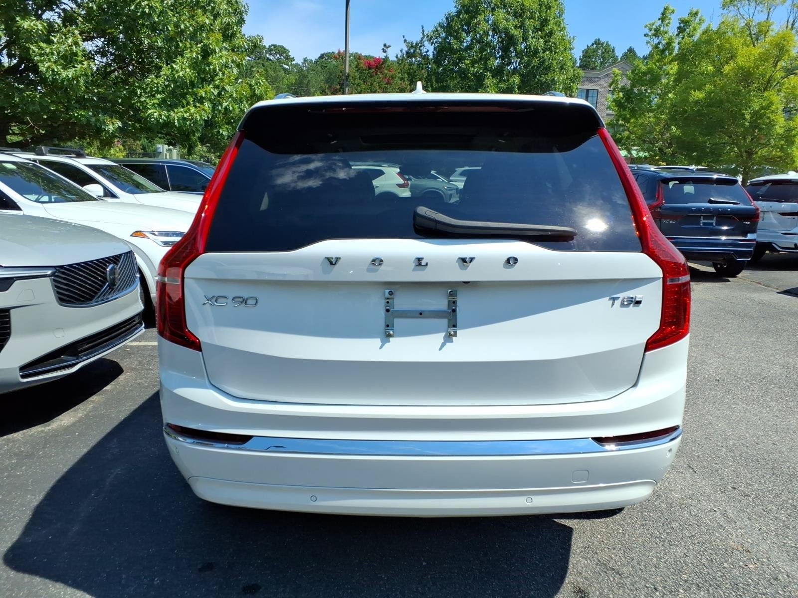 Certified 2025 Volvo XC90 T8 Plus w/ Protection Package AWD/4WD image 4
