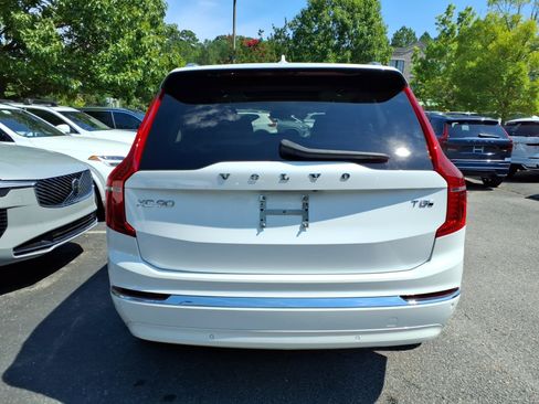 Used 2025 Volvo XC90 T8 Plus w/ Protection Package AWD/4WD image 4