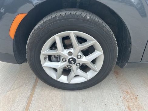 Used 2020 Kia Soul S FWD image 2