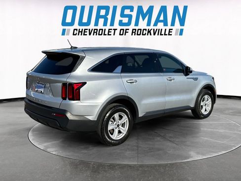 Used 2022 Kia Sorento LX image 6