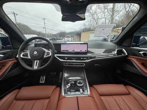 Used 2026 BMW X7 M60i image 76