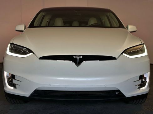 Used 2016 Tesla Model X 90D AWD/4WD image 23