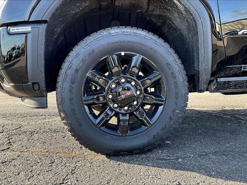 New 2026 GMC Sierra 2500 AT4 w/ AT4 Premium Plus Package AWD/4WD image 12
