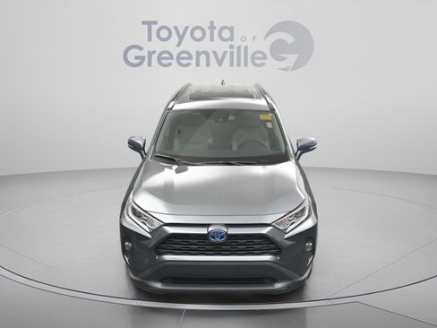 Used 2021 Toyota RAV4 XLE Premium image 22