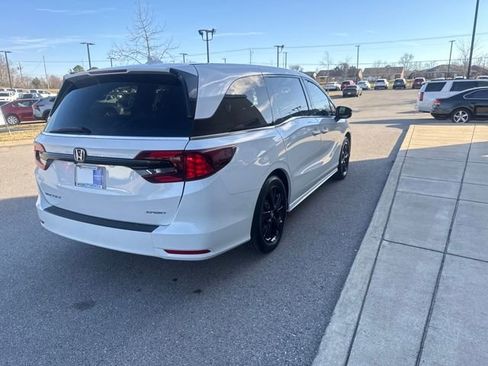 Used 2023 Honda Odyssey Sport image 4