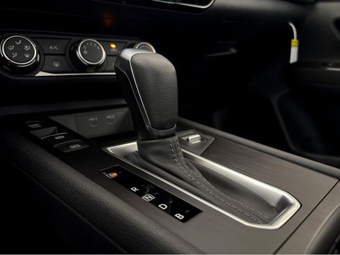 Used 2025 Nissan Kicks S image 13