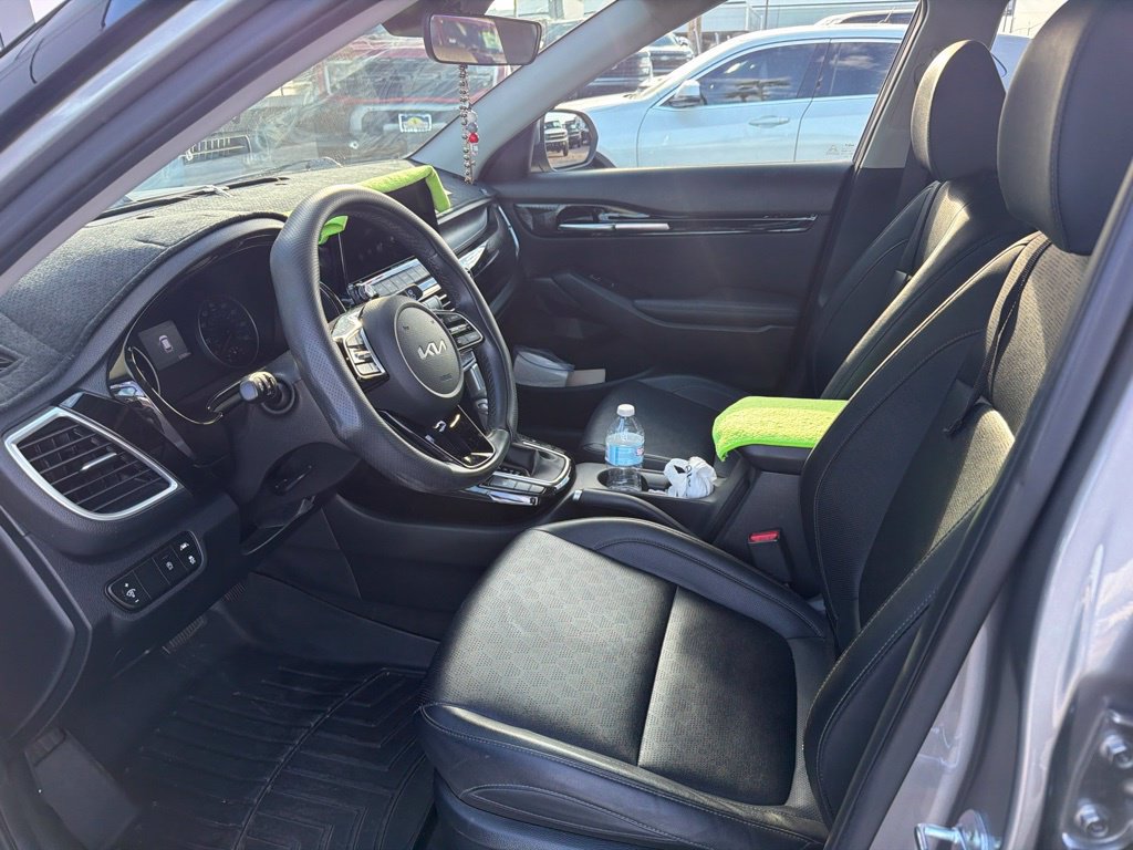 Used 2022 Kia Seltos EX AWD/4WD image 5