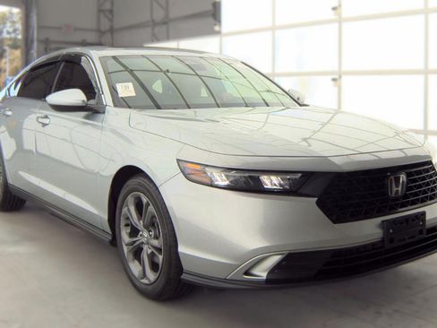 Used 2024 Honda Accord EX image 4