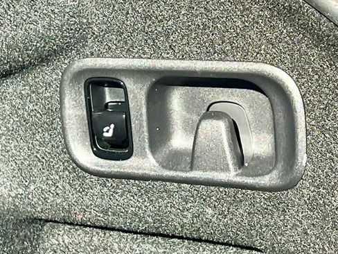 Certified 2023 Mercedes-Benz C 300 4MATIC Sedan image 37