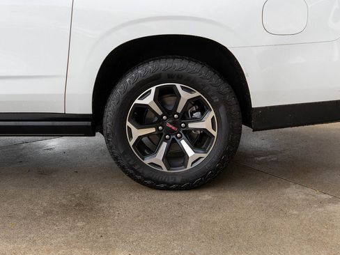 New 2026 GMC Yukon XL AT4 image 33