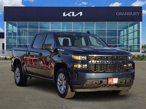 Used 2022 Chevrolet Silverado 1500 Custom w/ Safety Confidence Package image 3