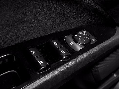 Used 2014 Ford Fusion SE w/ Equipment Group 202A FWD image 18