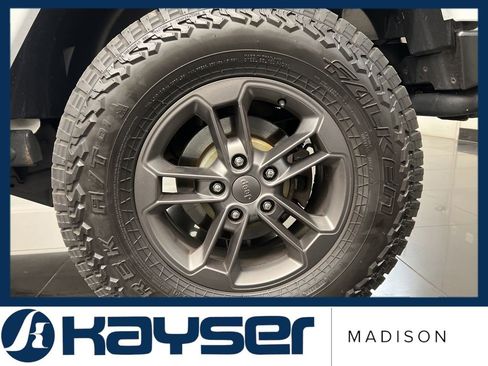 Used 2018 Jeep Wrangler Unlimited Sport image 7