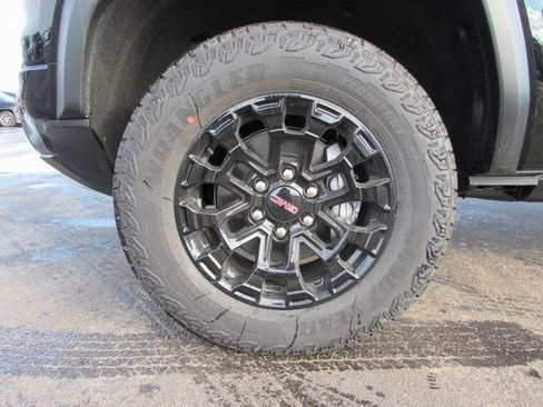 New 2026 GMC Canyon Elevation w/ Convenience Package image 8