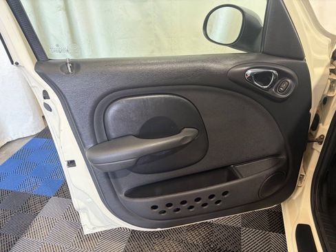 Used 2005 Chrysler PT Cruiser GT FWD image 8