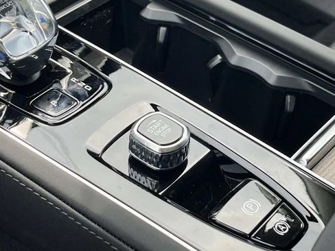 New 2026 Volvo XC90 T8 Plus w/ Protection Package Premier AWD/4WD image 31